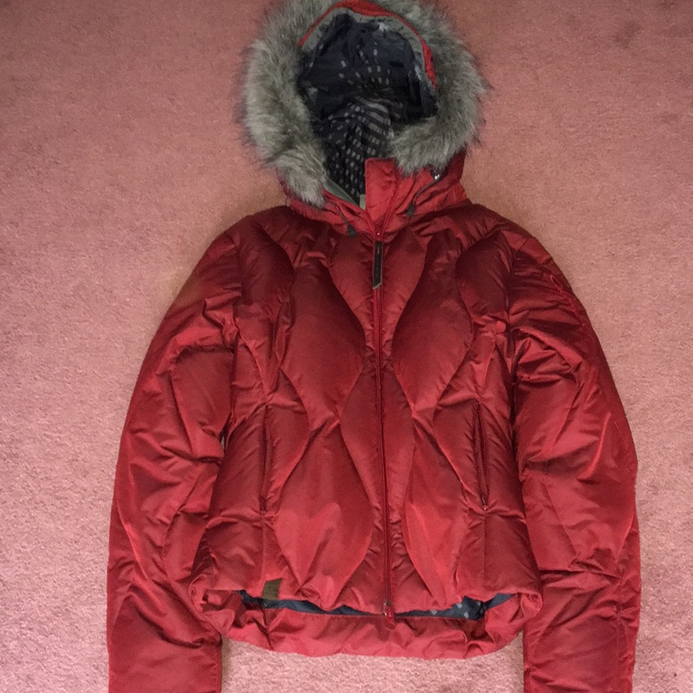 Salomon puffy coat